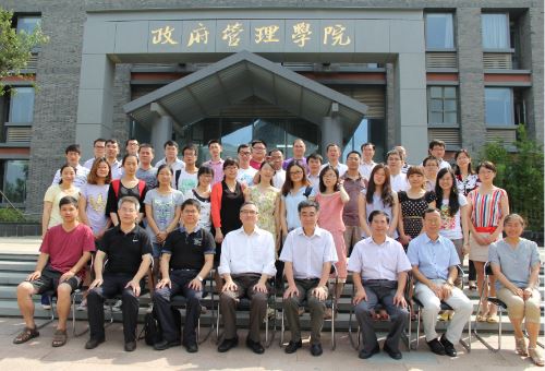 中心成功举办第一届“政治心理、文化与行为研究工作坊” 中心成功举办第一届“政治心理、文化与行为研究工作坊”
